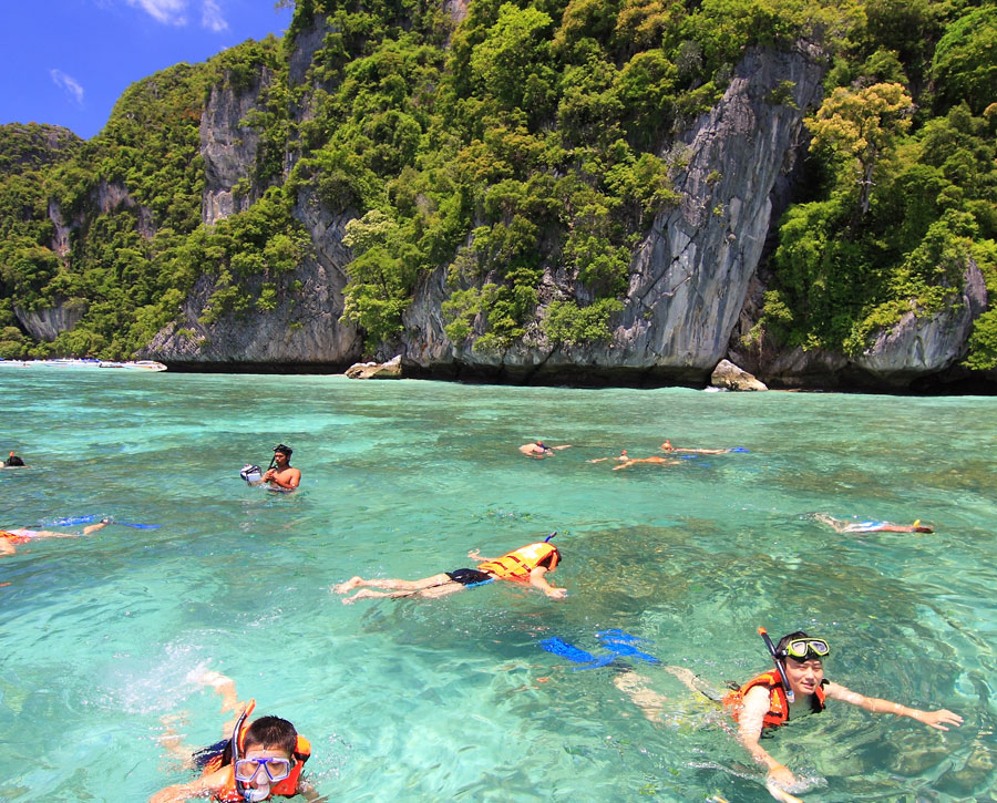 Phi Phi Bamboo SpeedBoat Tour