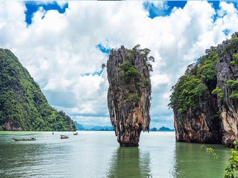 Phang Nga Sea Canoe by Big Boat