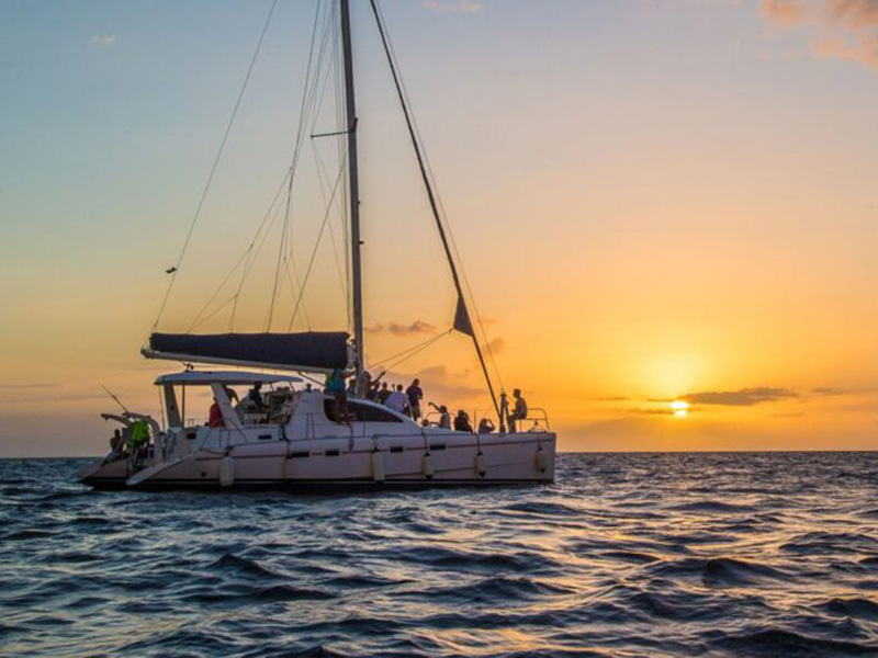 private yacht sunset cruise